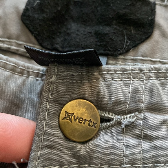 Mens VERTEX 34reg cargo lightweight shorts light gray - Picture 2 of 6